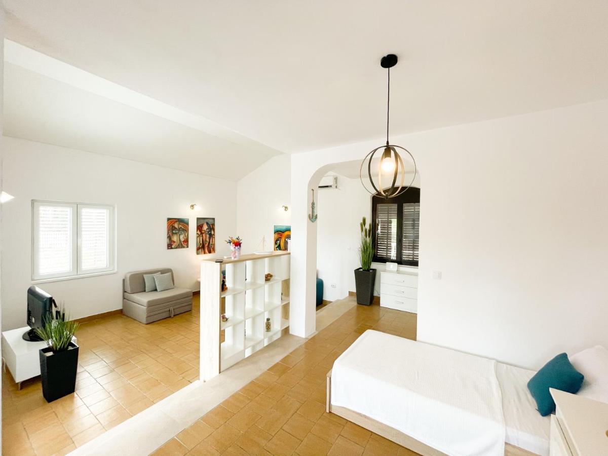 Spacious Apartment Amaros Korčula Exteriör bild